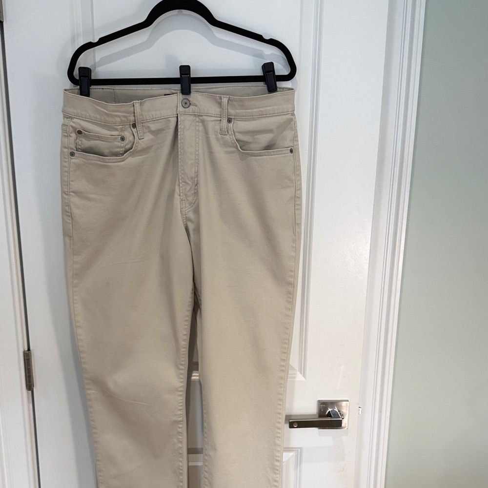 Lucky Brand Straight Jeans in Light Khaki